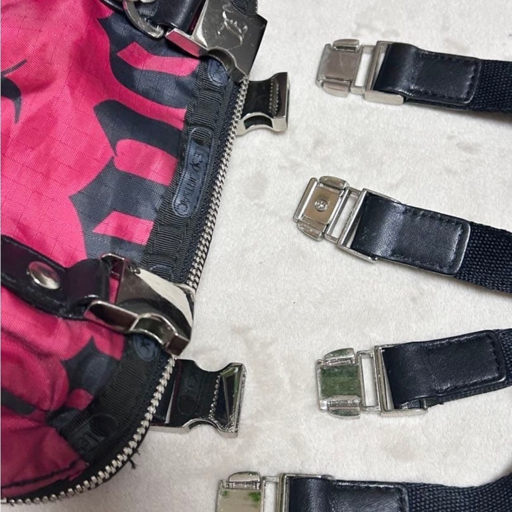 LeSportSac L.A.M.B. Gwen Stefani Y2K Red Small Mini Baby Barrel Bag Angel Demi - Picture 6 of 13
